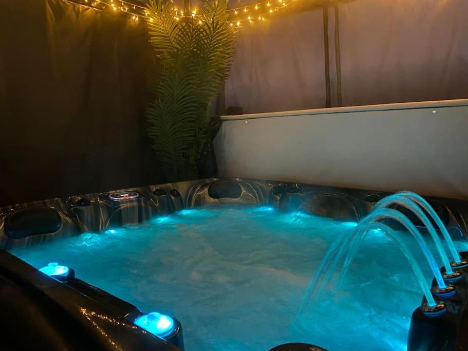Secret Gem 1 Bed Garden Flat Private Luxury Hot Tub Apartment Bournemouth Exterior photo