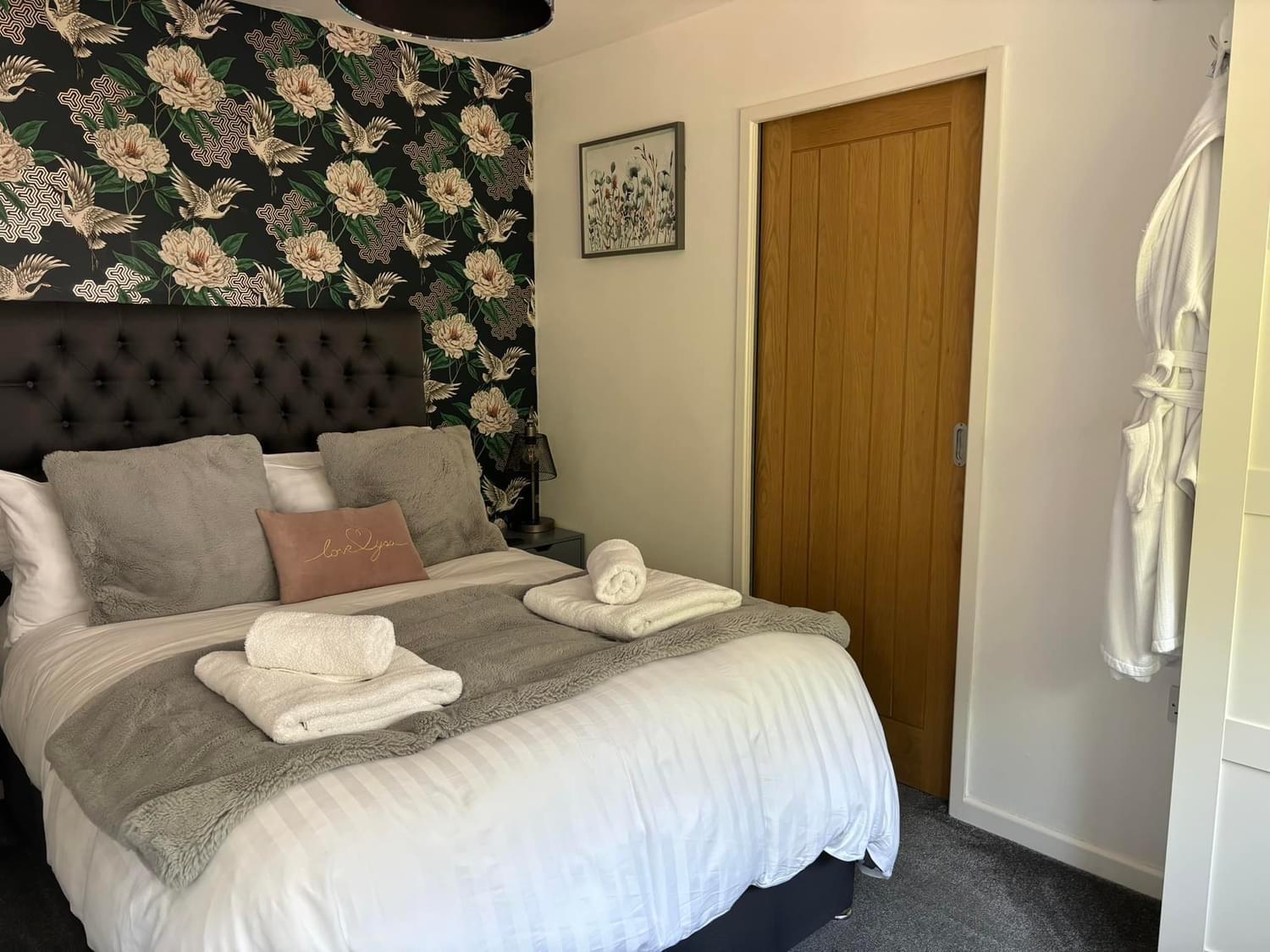 Secret Gem 1 Bed Garden Flat Private Luxury Hot Tub Apartment Bournemouth Exterior photo